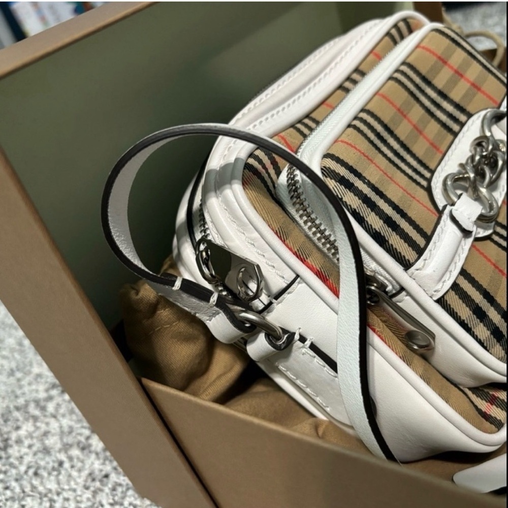 Authentic Like New Burberry Check Canvas Link Camera Bag - Picture 3 of 15